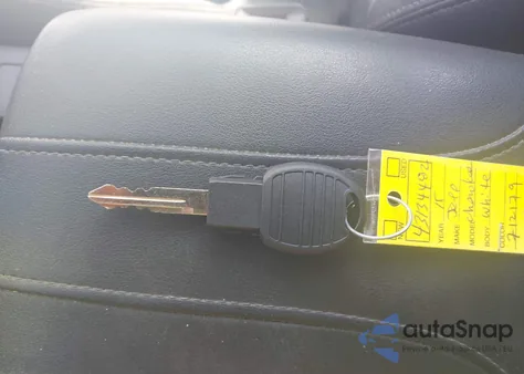 2015 Jeep Cherokee Latitude z USA, uszkodzony, nr VIN 1C4PJLCB7FW712179